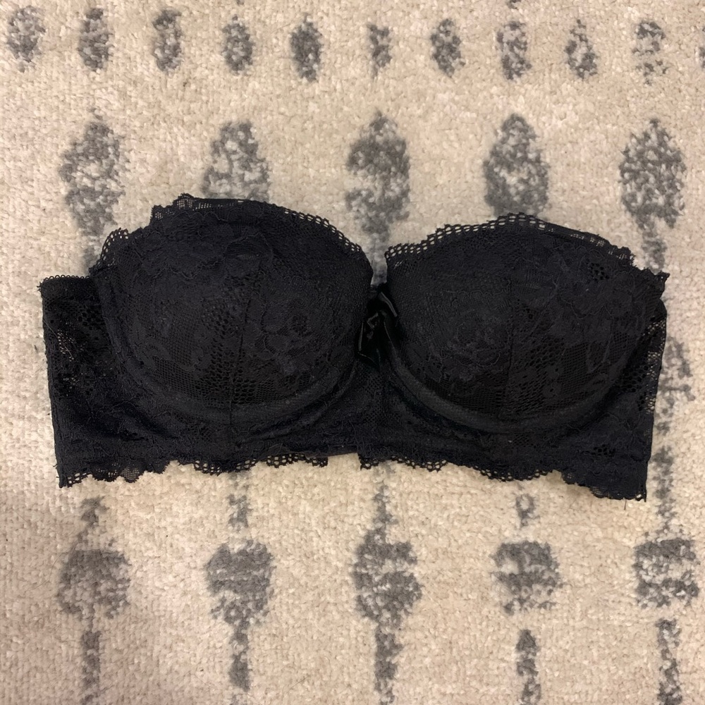 Black Lace Strapless Bra